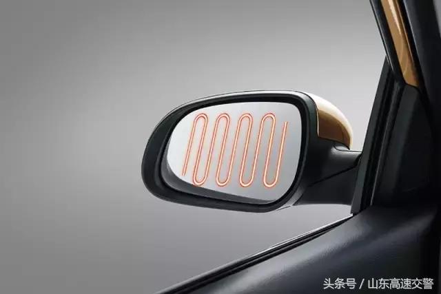 暴雨天看不清后视镜怎么办,下雨天气后视镜看不清有什么妙招