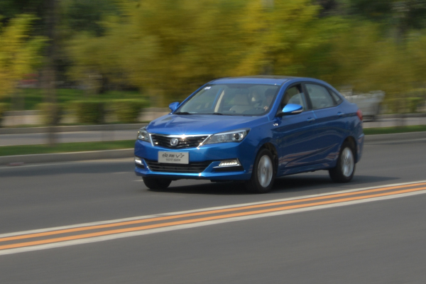 长安悦翔v7二手车试驾,悦翔v7试驾1.6l手动