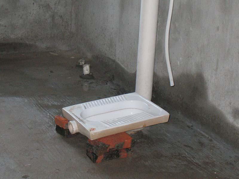 卫生间装蹲坑视频,装修时蹲坑厕所是臭的怎么回事