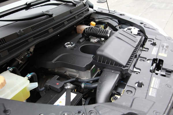 个大味儿还好试驾北汽幻速S3L