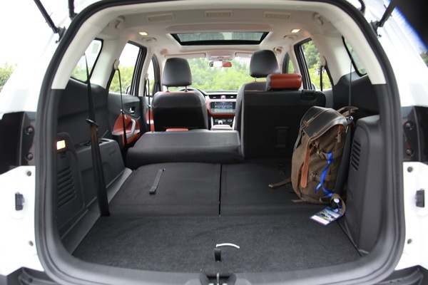 个大味儿还好试驾北汽幻速S3L