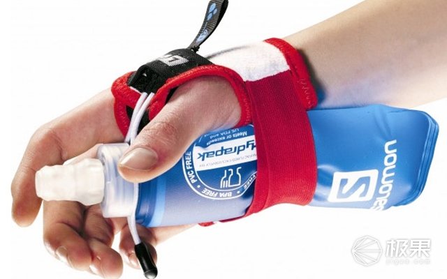 夏天跑步带水不方便,跑步带水有什么方法