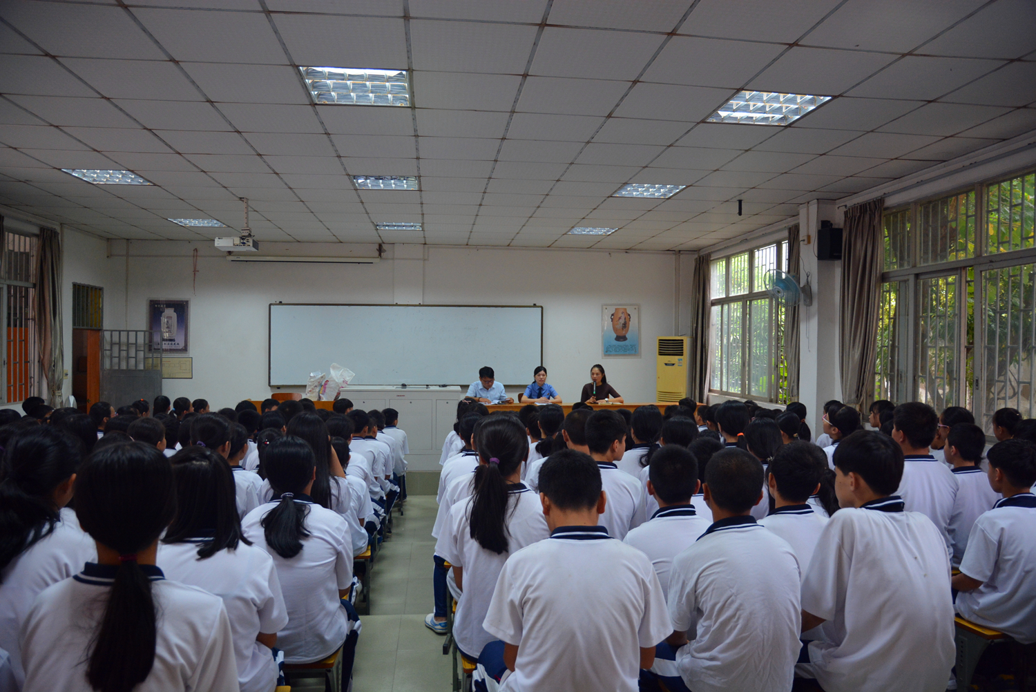 枫检快讯|检团携手走进云光中学,未检姐姐送上法治大餐