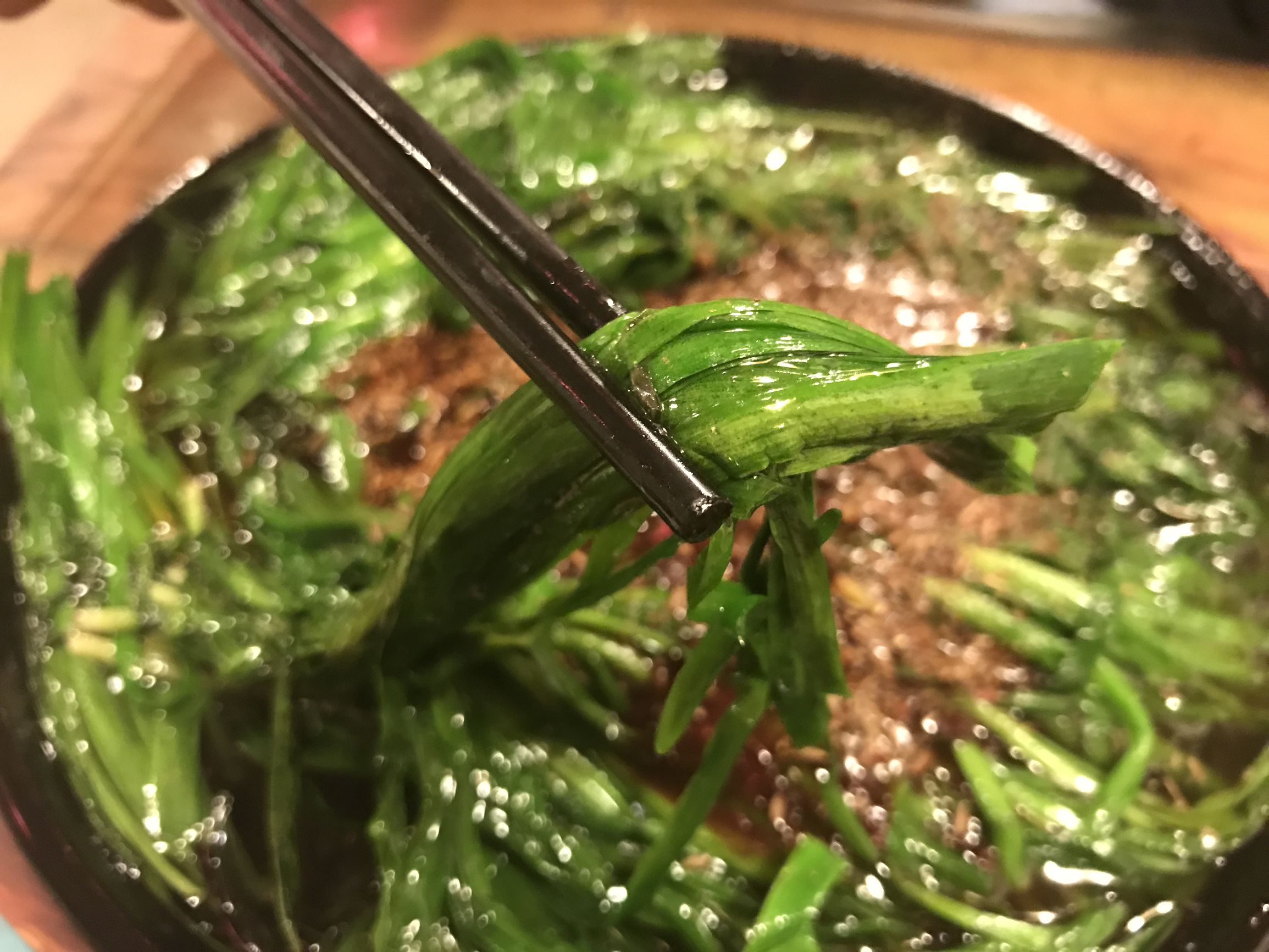 邯郸滏西大街上这家店一般晚上8点后就不要去了！因为没的吃了啊