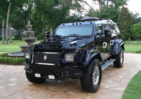 这辆越野怪兽售价超千万，悍马和它比起弱爆了！