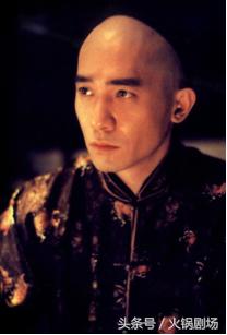 梁朝伟在这片里居然是一个抖M狂,那么问题来了,是谁在虐他