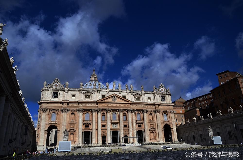 梵蒂冈圣彼得大教堂铁门,梵蒂冈圣彼得大教堂图片