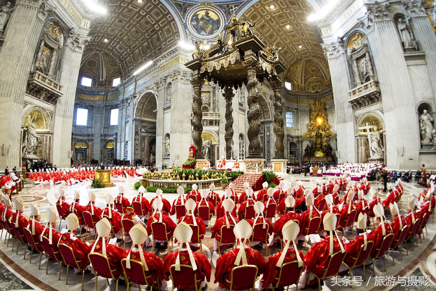 梵蒂冈圣彼得大教堂铁门,梵蒂冈圣彼得大教堂图片