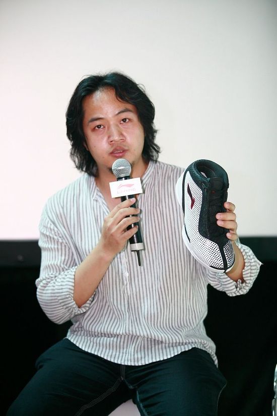 国产李宁的巅峰,李宁驭帅14low对比驭帅14