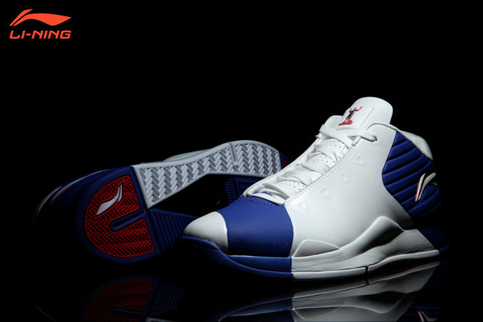 国产李宁的巅峰,李宁驭帅14low对比驭帅14