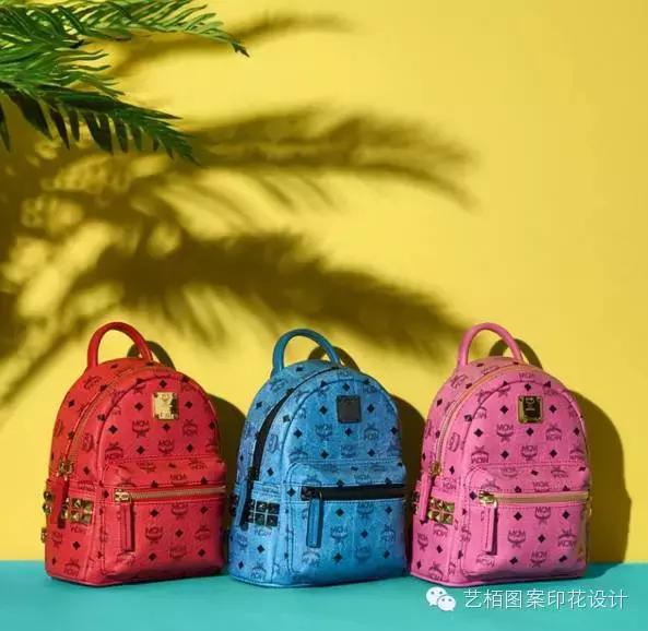 mcm铆钉链条包的铆钉是什么材质的,mcm粉色牛皮包