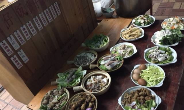 广州人的情怀,都在这11碗煲仔饭里了!人均不到20元