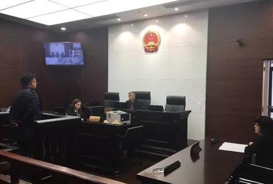 申花球迷rip,申花球迷泼水后续怎么处理