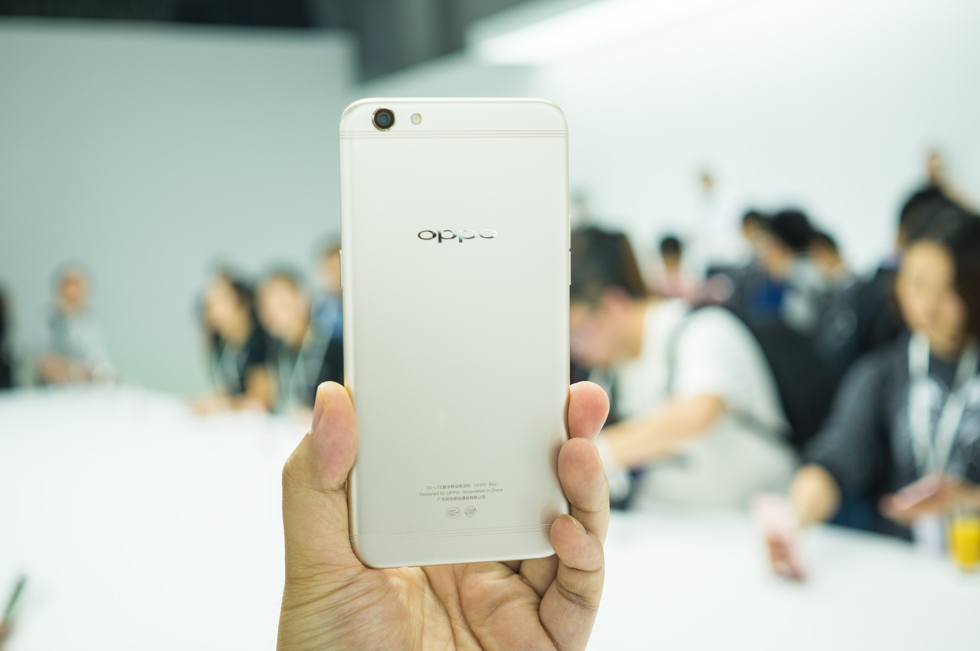 拍照时突然有惊喜,oppor9s拍照怎么样