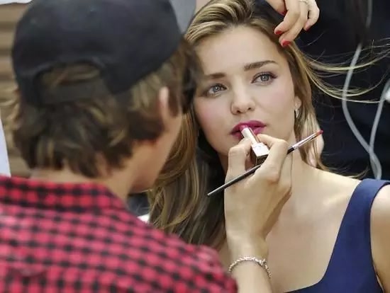 朋友圈被YSL口红霸屏明星都在追捧的口红们(附最全试色)