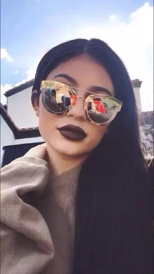 醒醒吧,你以为一只YSL就能堵住女人的嘴?