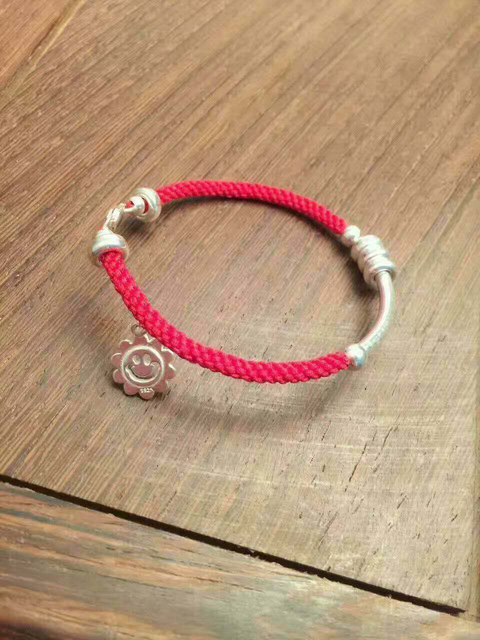 红线编手链编织教程,四股金线一股红线怎么编手链好看