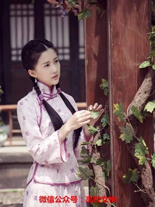 甜美可人青春范儿十足,乖巧可爱少女感