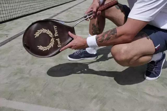 “躁动的荷尔蒙”演绎不羁英伦风