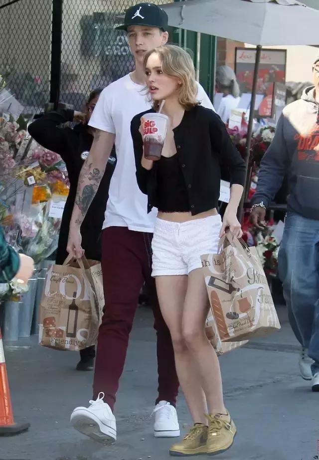 “躁动的荷尔蒙”演绎不羁英伦风