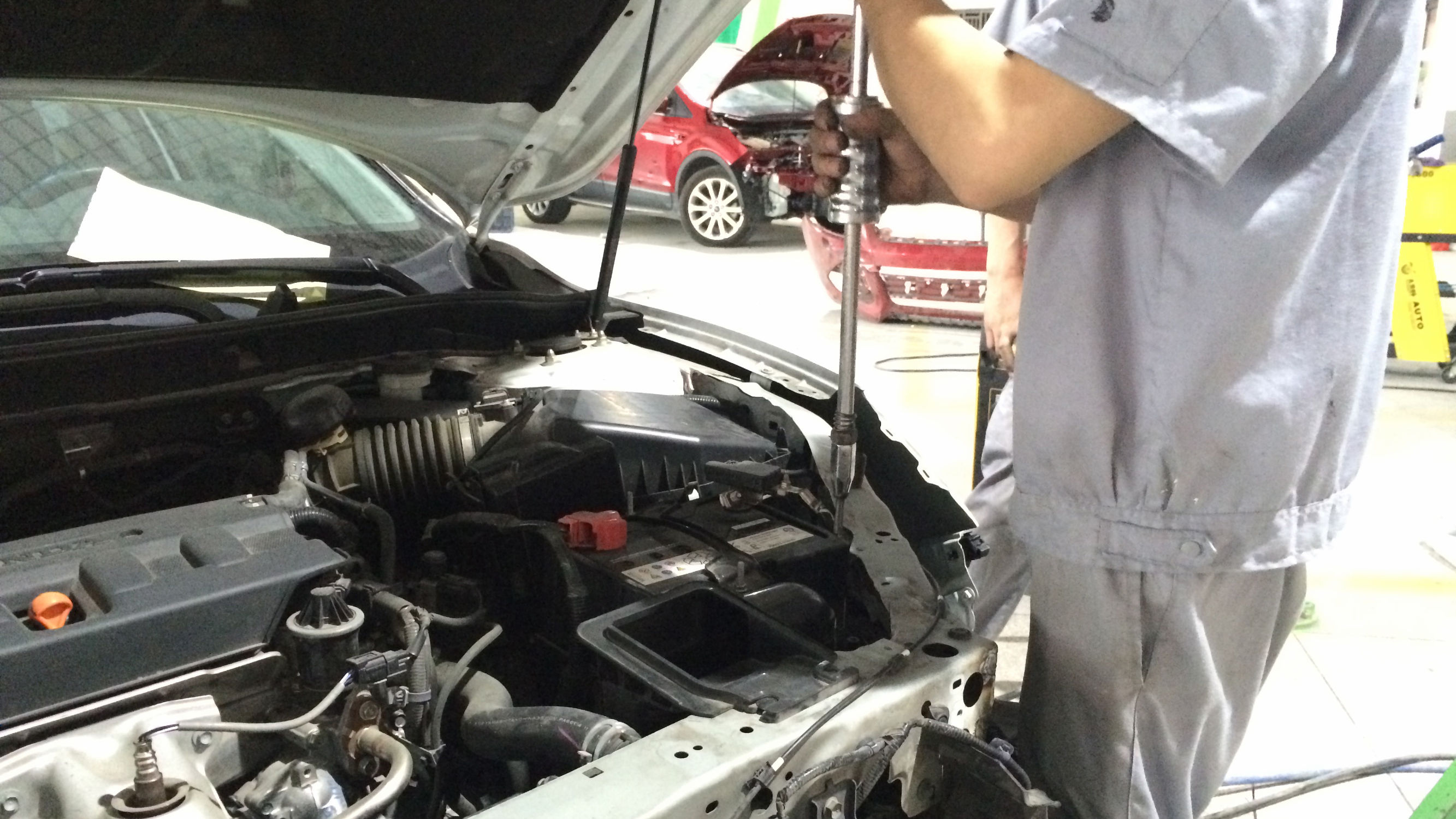 9.5代雅阁事故车修复,雅阁9代半事故现场