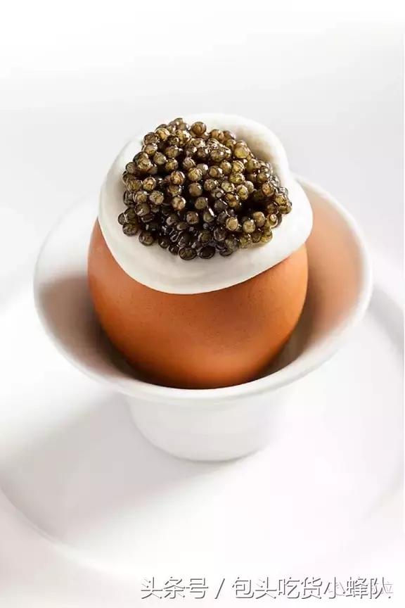 红色鱼子酱搭配的西餐料理做法,分子料理鱼子酱具体的做法