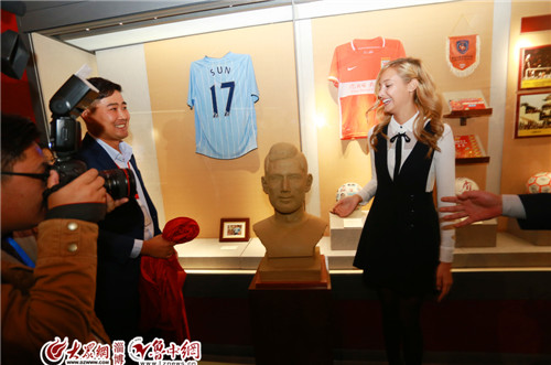 足球超模瓦尔加,超模瓦尔加