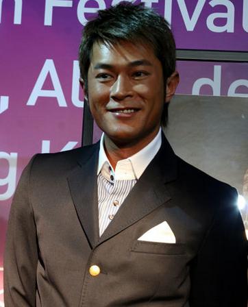 皮肤黑不是问题，黑到只看得见牙齿就是你的错了