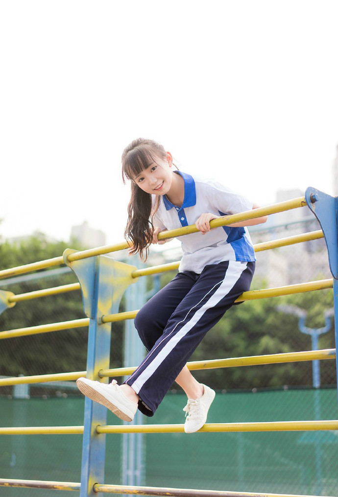 如果我的衣橱有深圳校服，我一定天天穿！美哭惹！