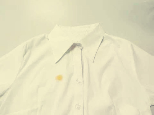 孩子衣服上水果汁怎么去掉,果汁滴到白色衣服上怎么处理