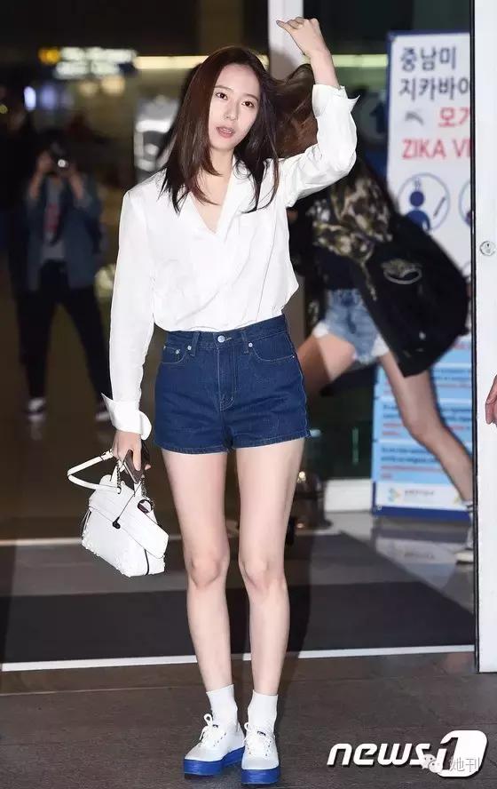 你的小白鞋脏了是怎么洗白的,小白鞋臭的小妙招不用小苏打