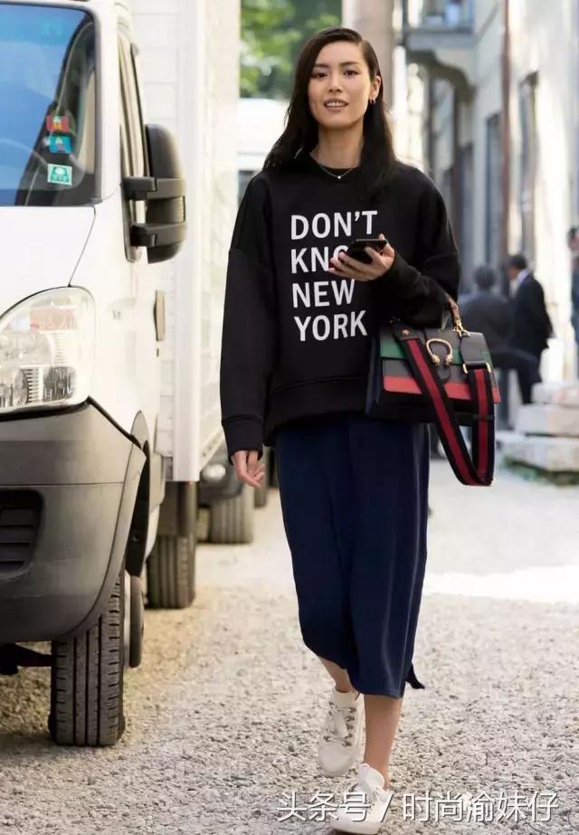 街怕秀：杨幂唐嫣娜扎、袁姗姗戚薇看个够2000元不过起步价