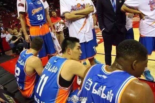 上海大鲨鱼篮球队范成林视频,哔哩哔哩大鲨鱼篮球队