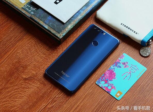 荣耀x70和opporeno8哪个好,荣耀80和vivox70哪个更好