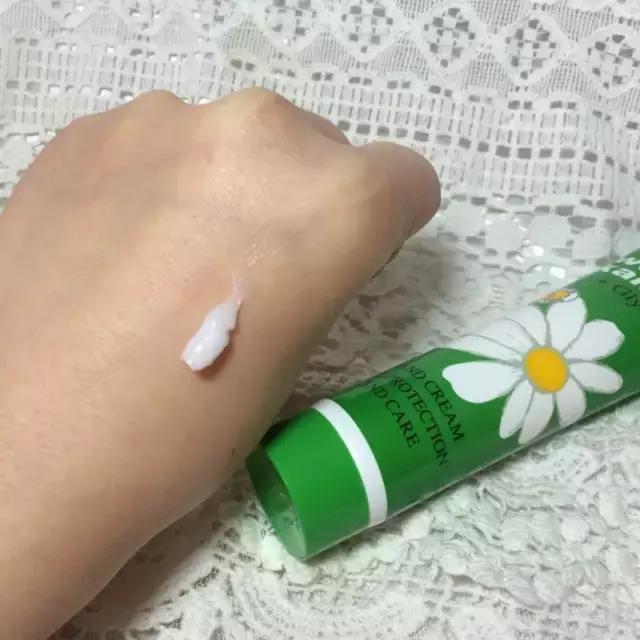 秋冬手部干燥粗糙肿么办?用对产品让你摆脱大妈手!