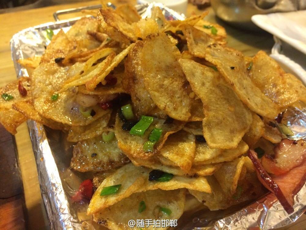 邯郸滏西大街上这家店一般晚上8点后就不要去了！因为没的吃了啊