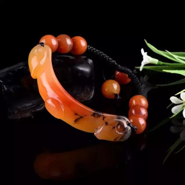 黄龙玉里边有亮点,黄龙玉为何备受追捧