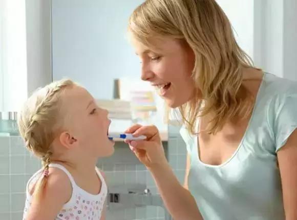 宝宝龋齿可能引发全身性疾病，妈妈必须知道的0~6岁牙齿护理