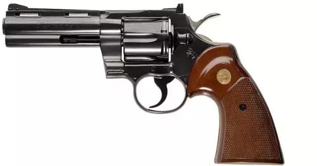 战术美学｜《疾速追杀》的“枪械世界”