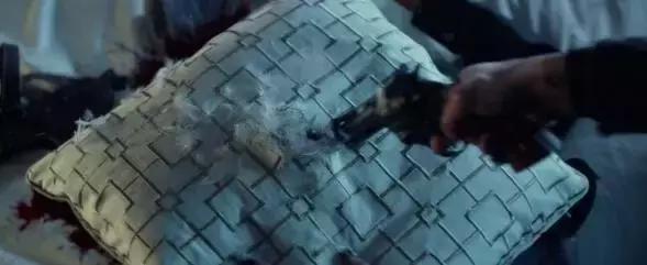 战术美学｜《疾速追杀》的“枪械世界”