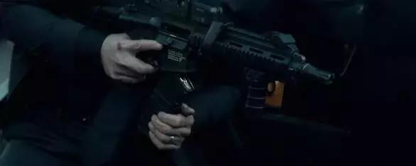 战术美学｜《疾速追杀》的“枪械世界”