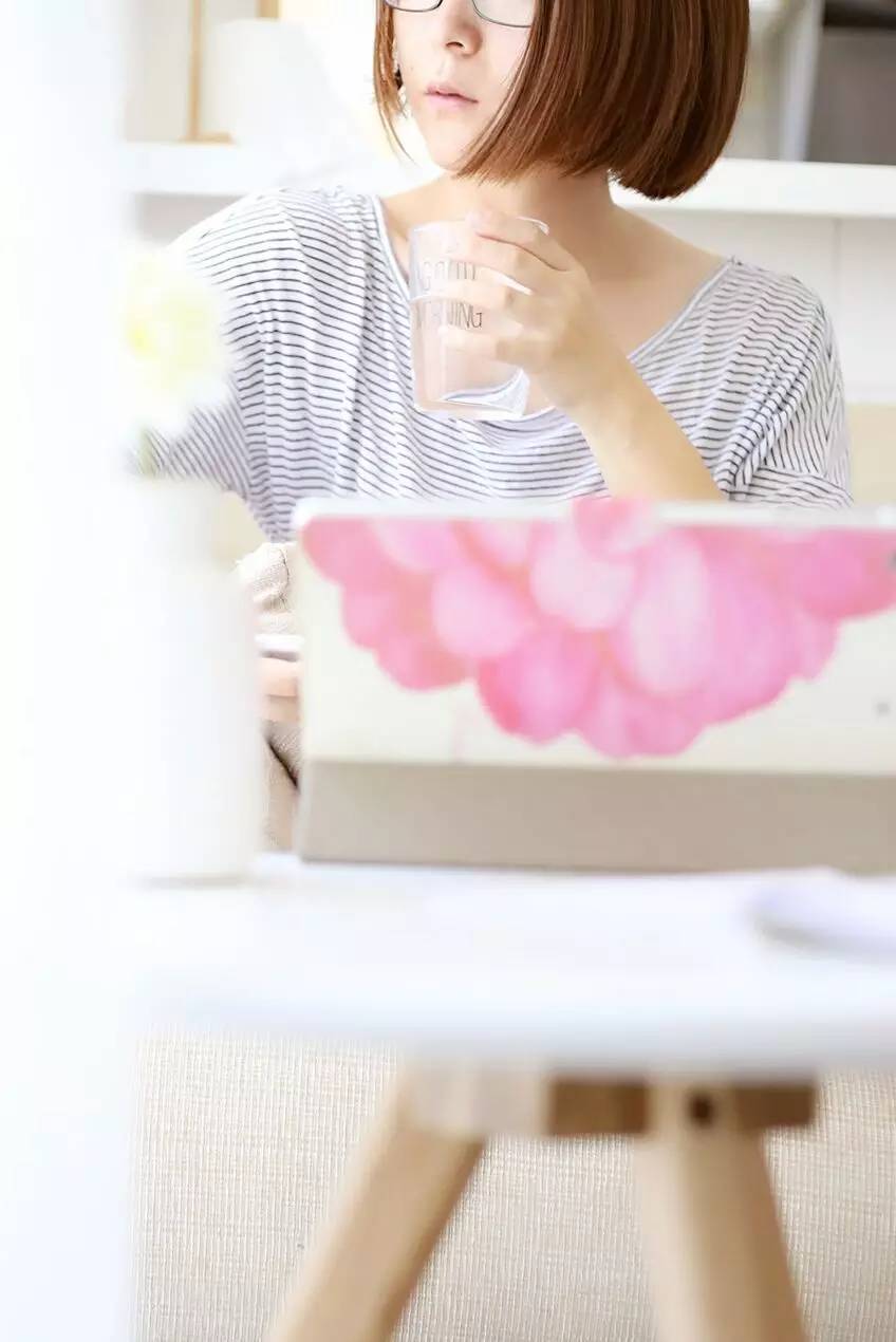 花很少的钱去挣很多钱,花很少钱就能买到的快乐