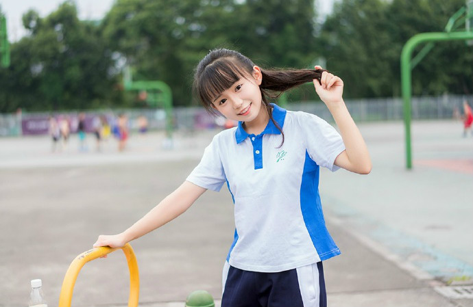 如果我的衣橱有深圳校服，我一定天天穿！美哭惹！