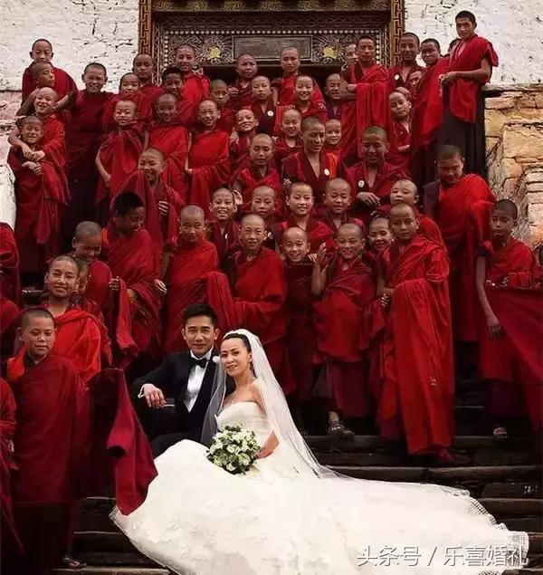 泰国明星婚礼伴手礼推荐 (明星们结婚都送什么礼物)