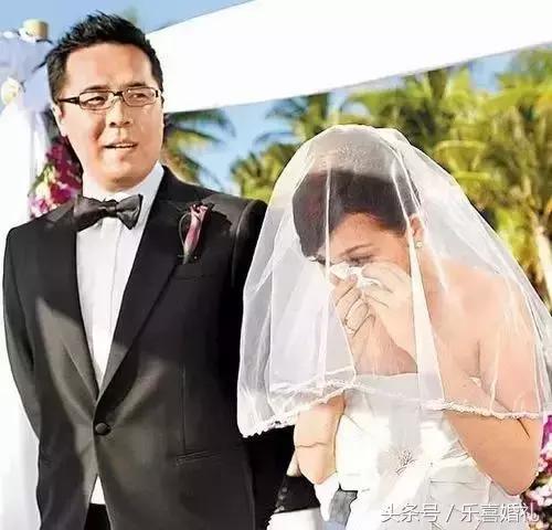 泰国明星婚礼伴手礼推荐 (明星们结婚都送什么礼物)