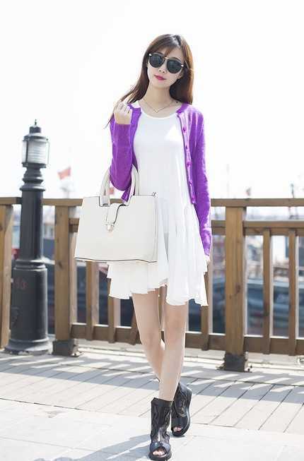 首尔街拍穿搭美女,韩国首尔女孩的街拍穿搭