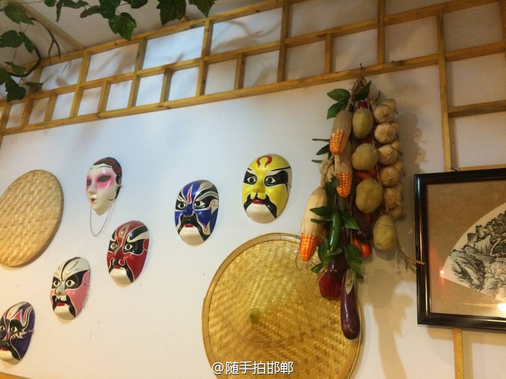 邯郸滏西大街上这家店一般晚上8点后就不要去了！因为没的吃了啊