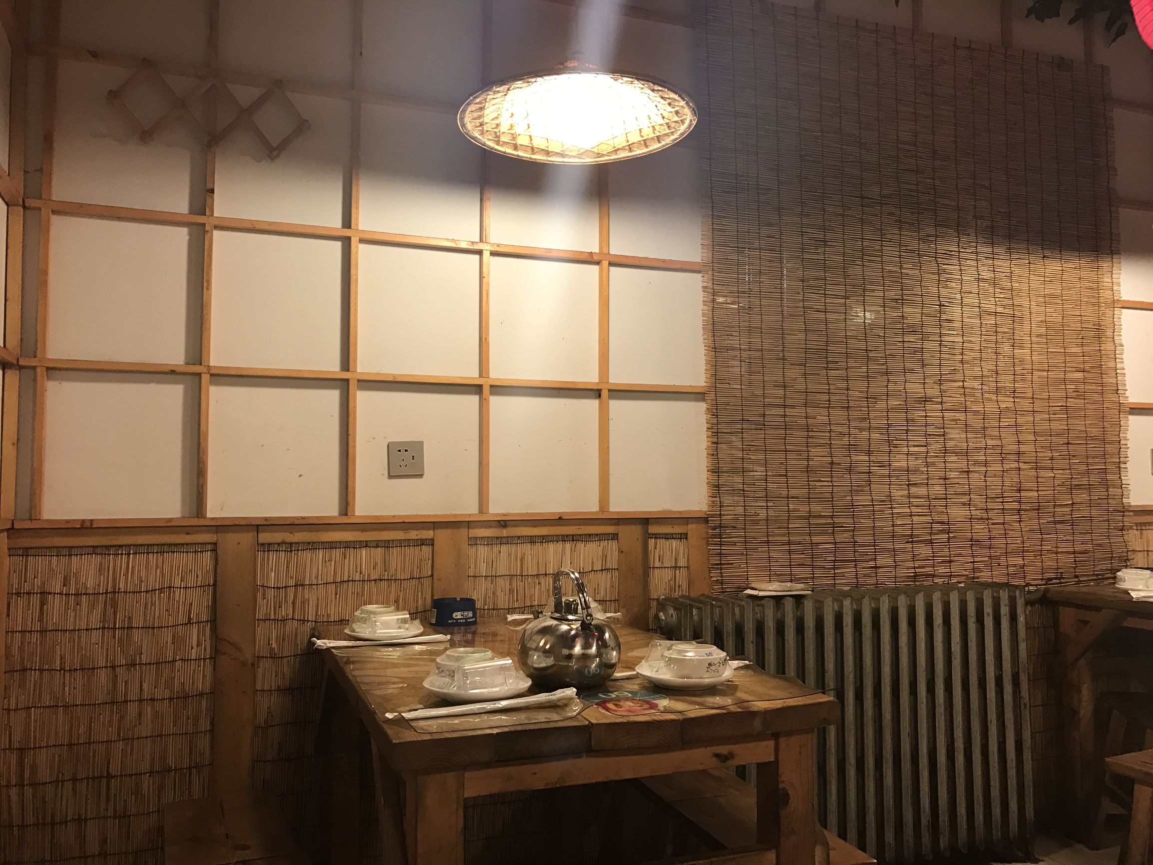 邯郸滏西大街上这家店一般晚上8点后就不要去了！因为没的吃了啊