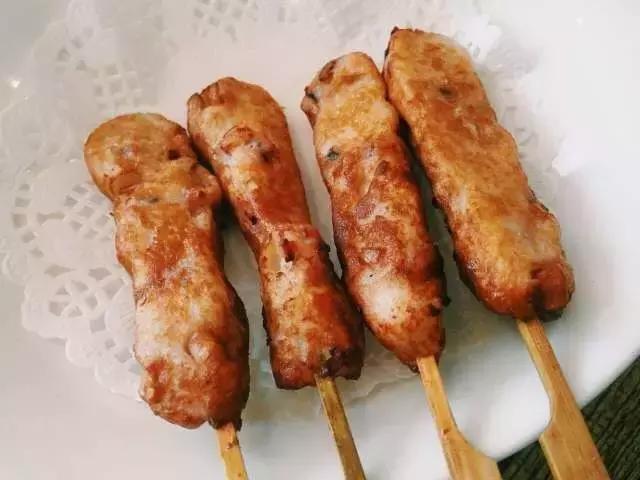 你在家吃泡面，我在多瑞小镇和狮子共进午餐。