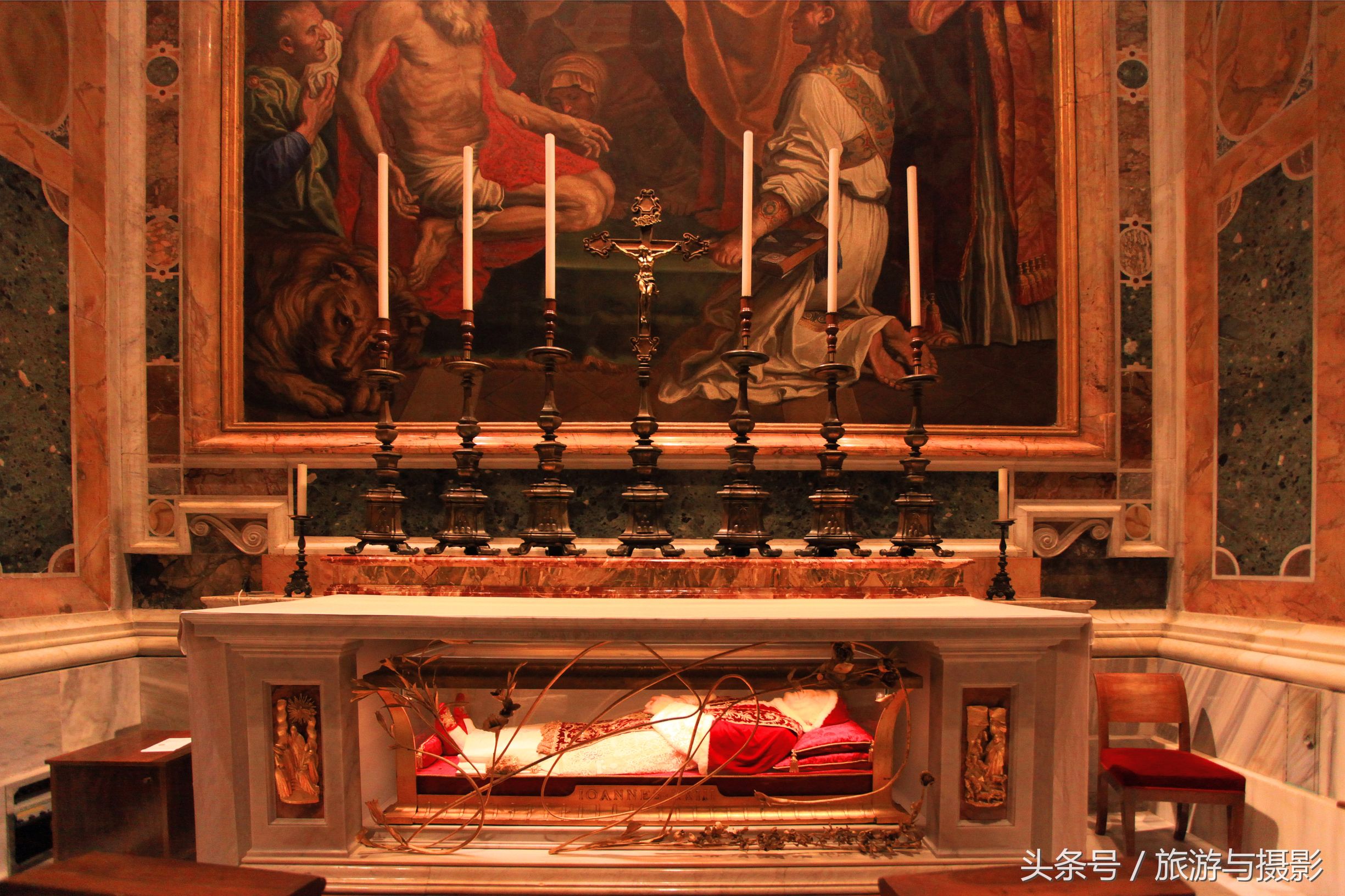 梵蒂冈圣彼得大教堂铁门,梵蒂冈圣彼得大教堂图片